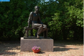 Пензенская область. Памятник Лермонтову в Тарханах