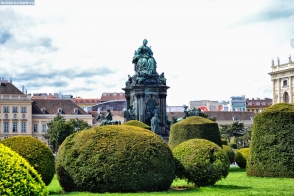 Вена. Памятник Марии Терезии