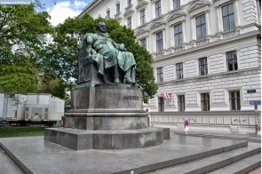 Вена. Памятник Гёте в Вене