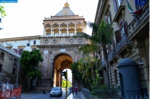 Сицилия. Порта Нуова - Новые Ворота в Палермо