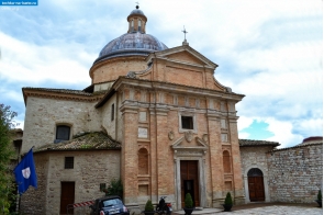 Италия. Новая церковь (Chiesa Nuova) в Ассизи
